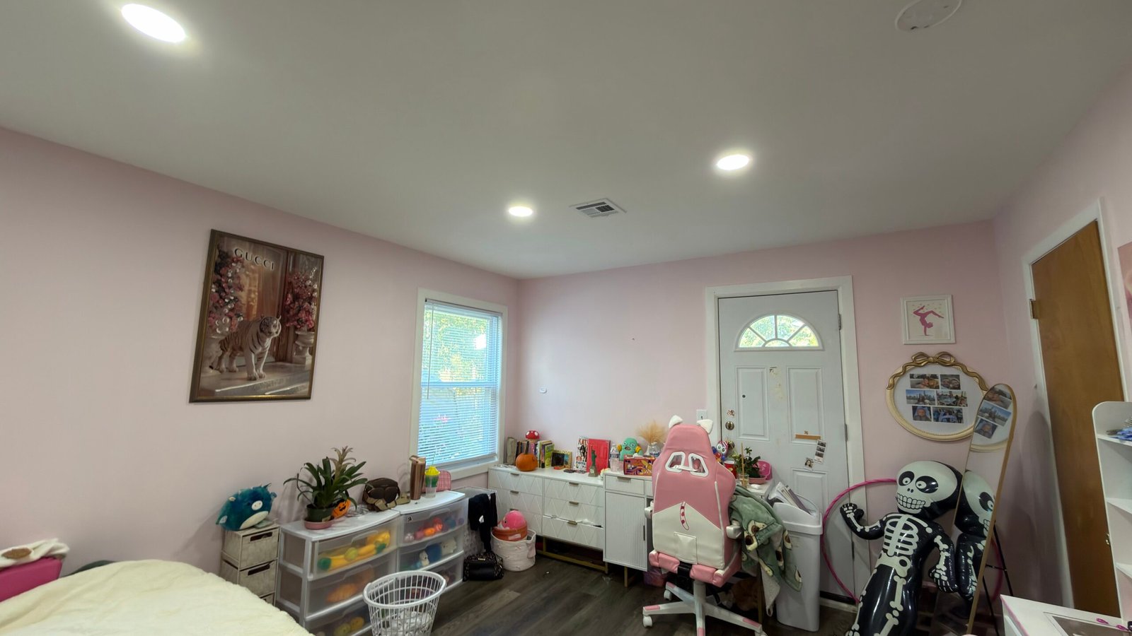 After: renewed walls and ceilings with new recessed lighting.