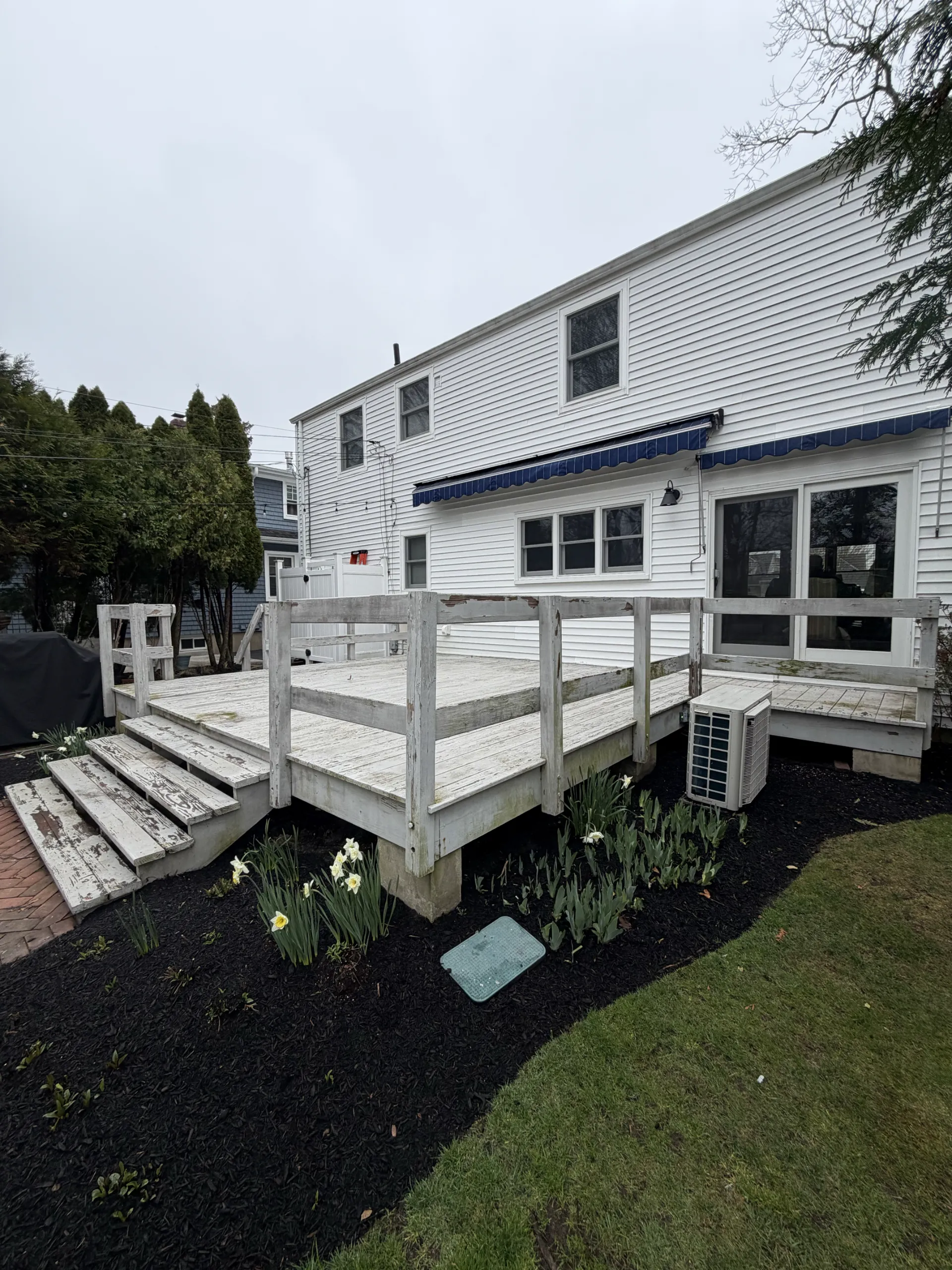 The rear deck and stairs — before renovation